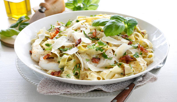 Pasta carbonara turskalla