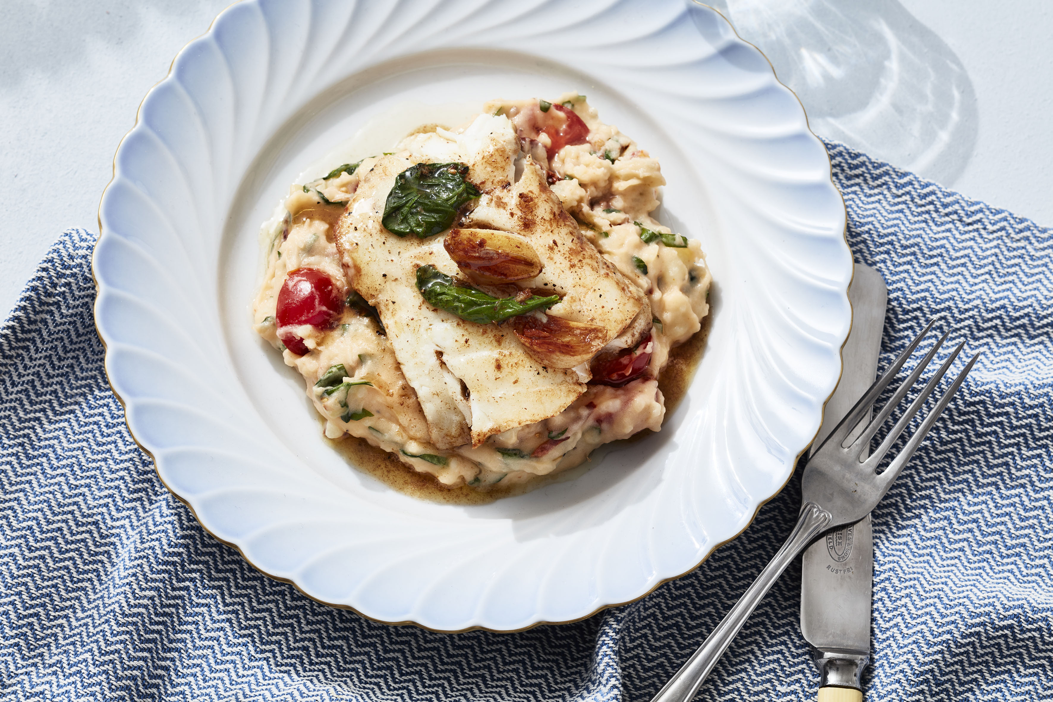 Stekt torsk og potetmos med tomat