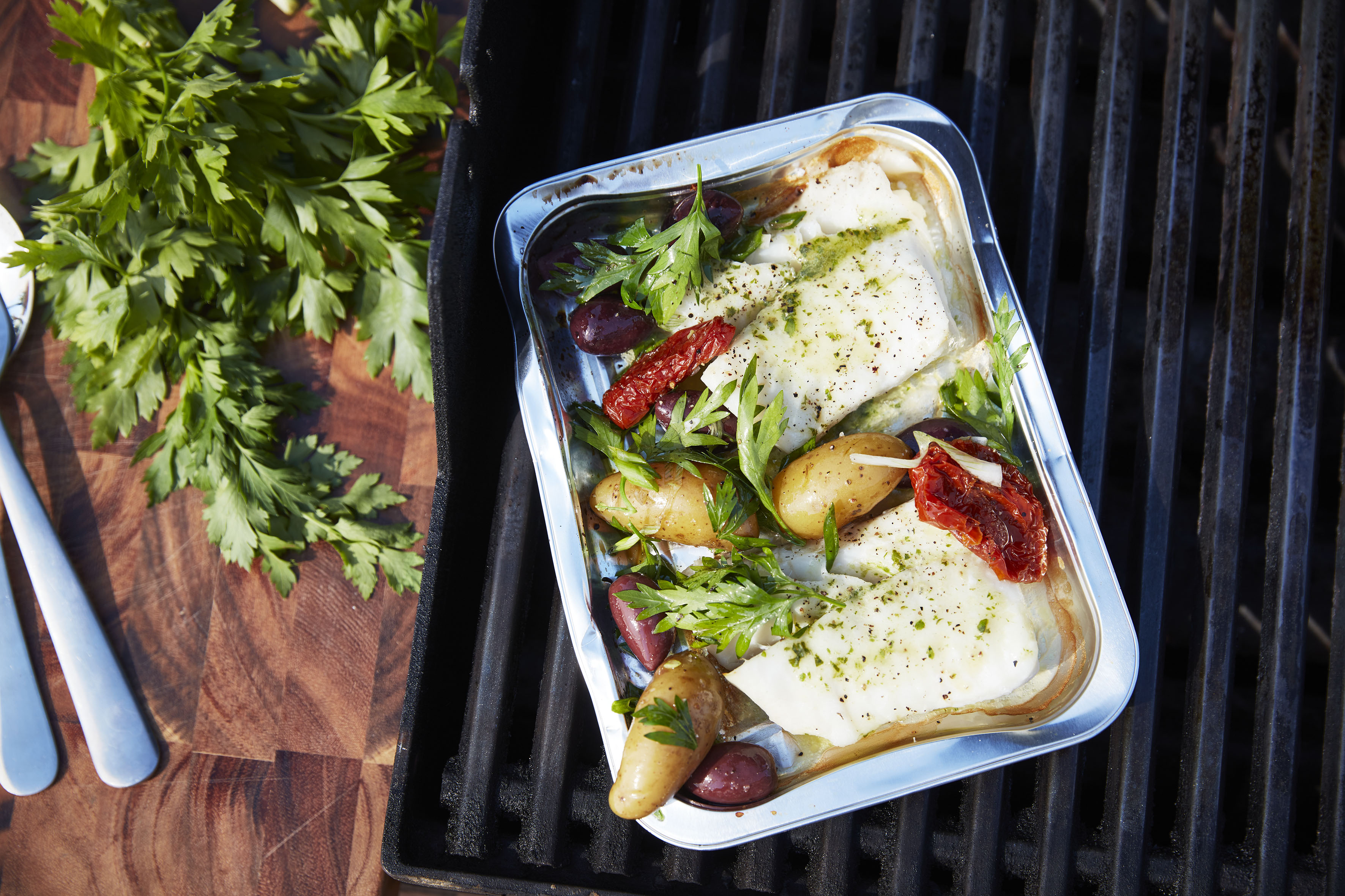 Torsk med basilikumsmør med hjemmelaget potetsalat